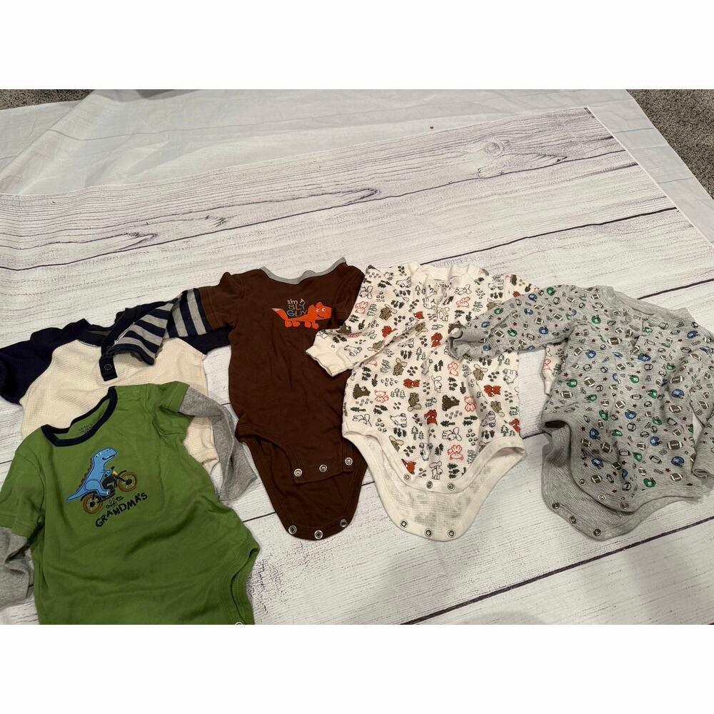 Lot of 5 Long Sleeve Onesies Size 18 months